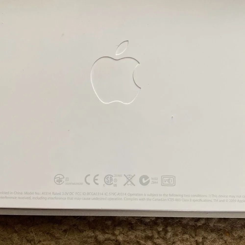 Apple Keyboard - Picture 5 of 5